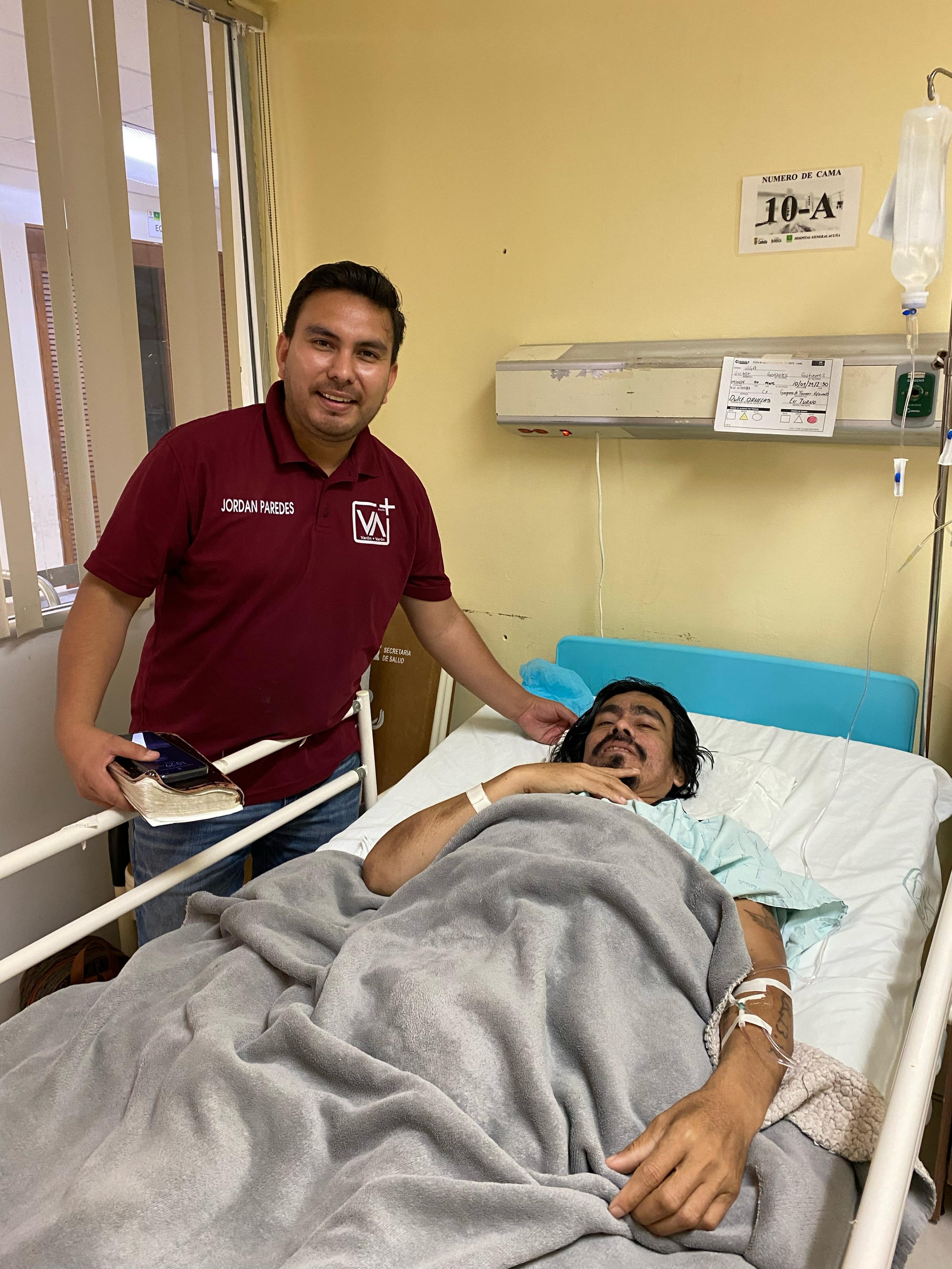 Pastor Jordan Paredes and the Manos a la Obra outreach team in Ciudad Acuña